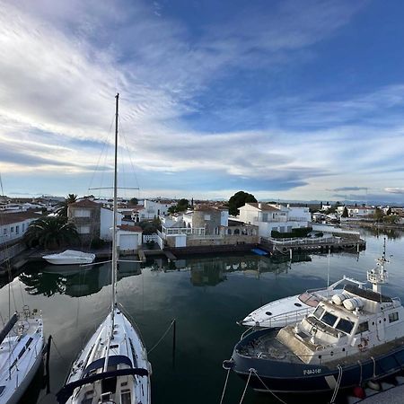 Apartamento En Roses Con Vistas Al Canal Y Piscina Exterior photo