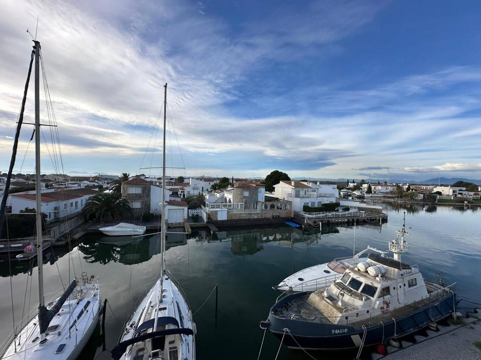 Apartamento En Roses Con Vistas Al Canal Y Piscina Av-52 Exterior photo