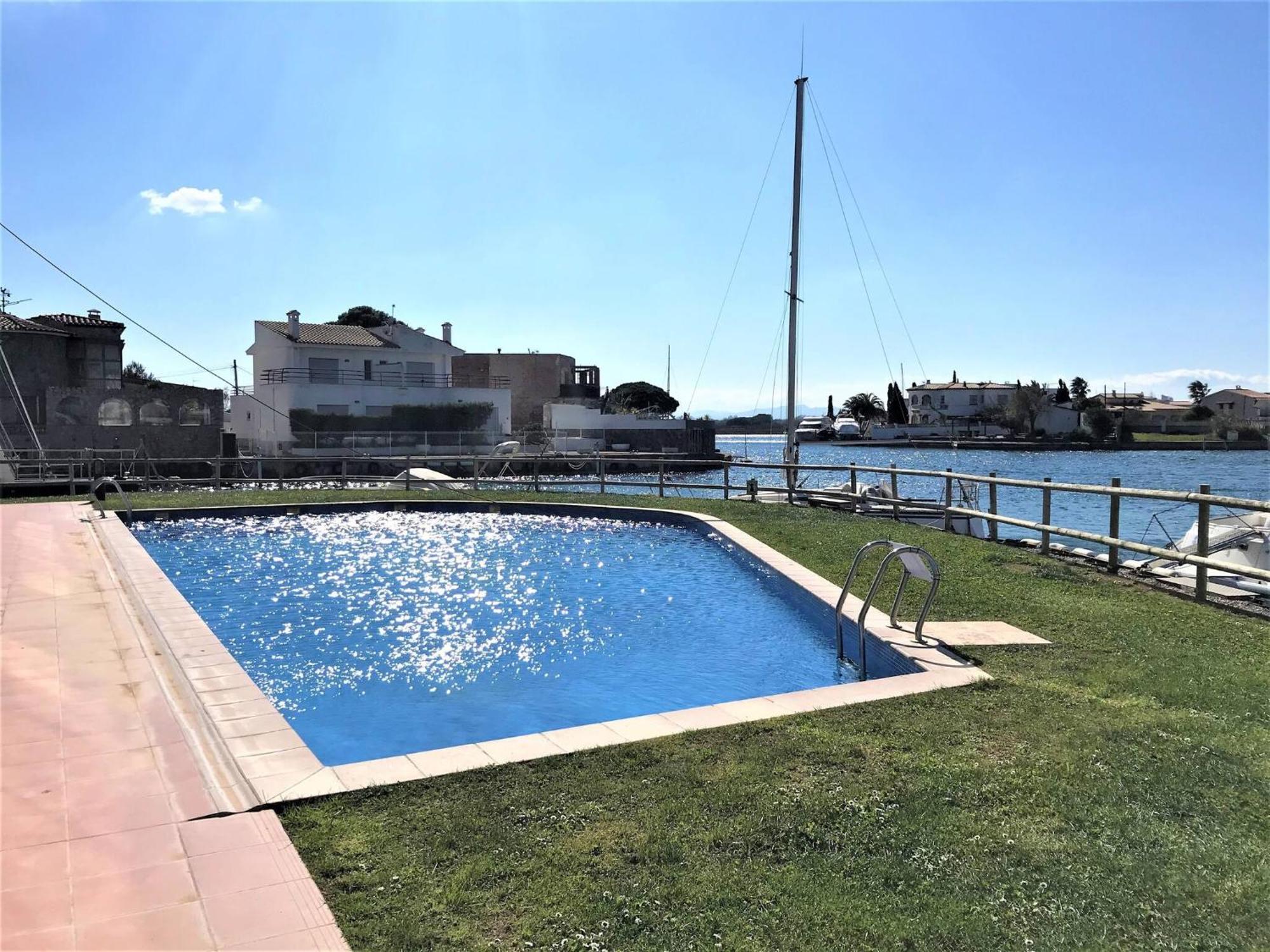 Apartamento En Roses Con Vistas Al Canal Y Piscina Av-52 Exterior photo