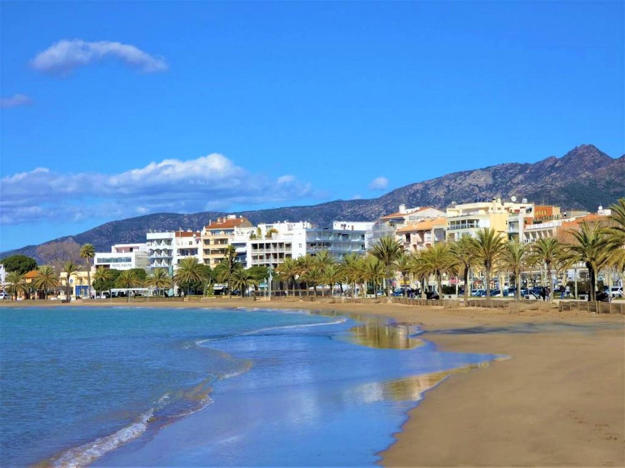 Apartamento En Roses Con Vistas Al Canal Y Piscina Exterior photo