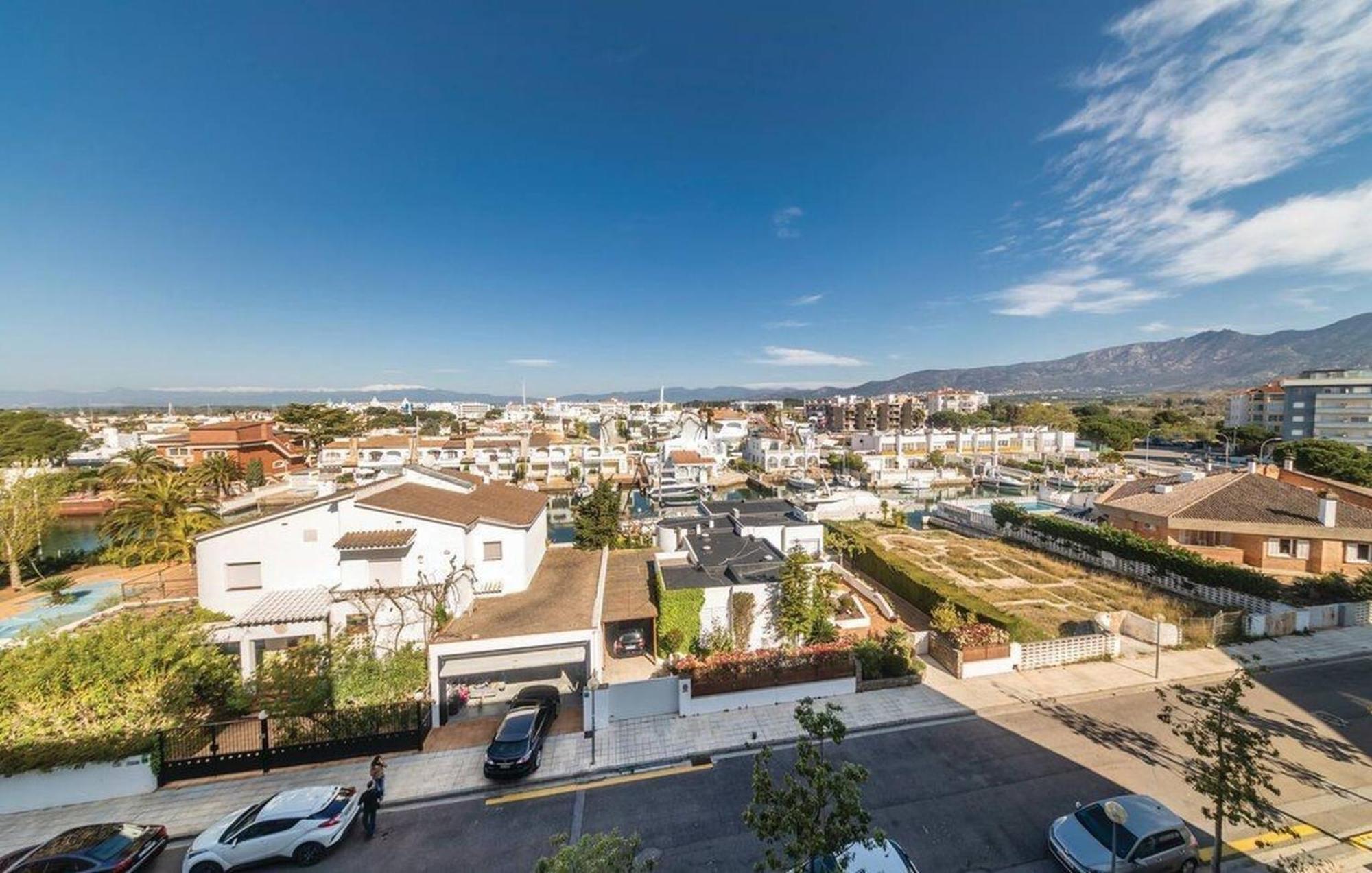 Apartamento En Roses Con Vistas Al Canal Y Piscina Exterior photo